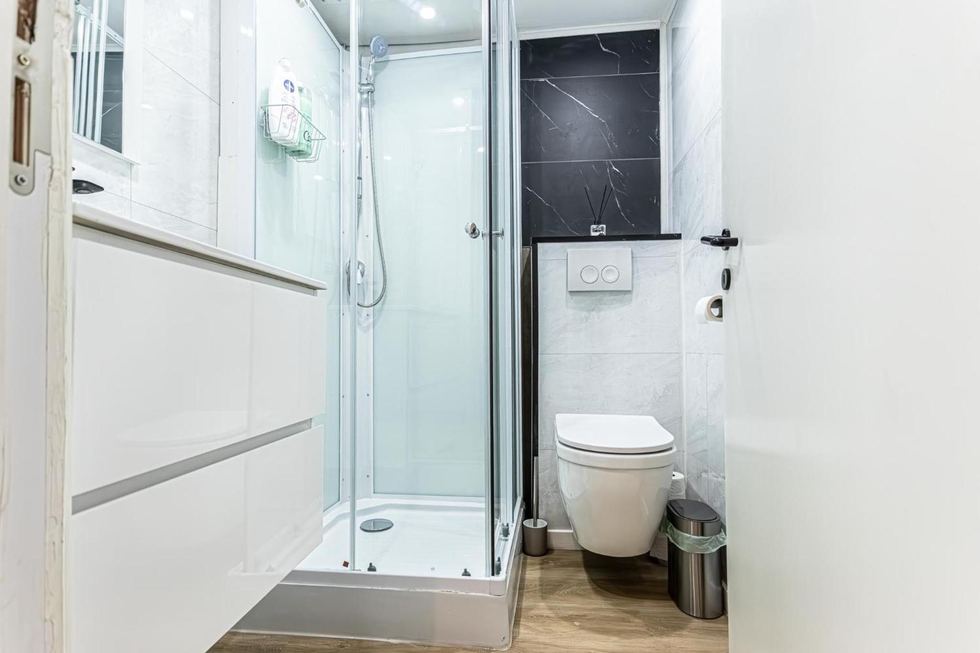 Spacious Shared 5Br Apt In The Heart Of Gent المظهر الخارجي الصورة